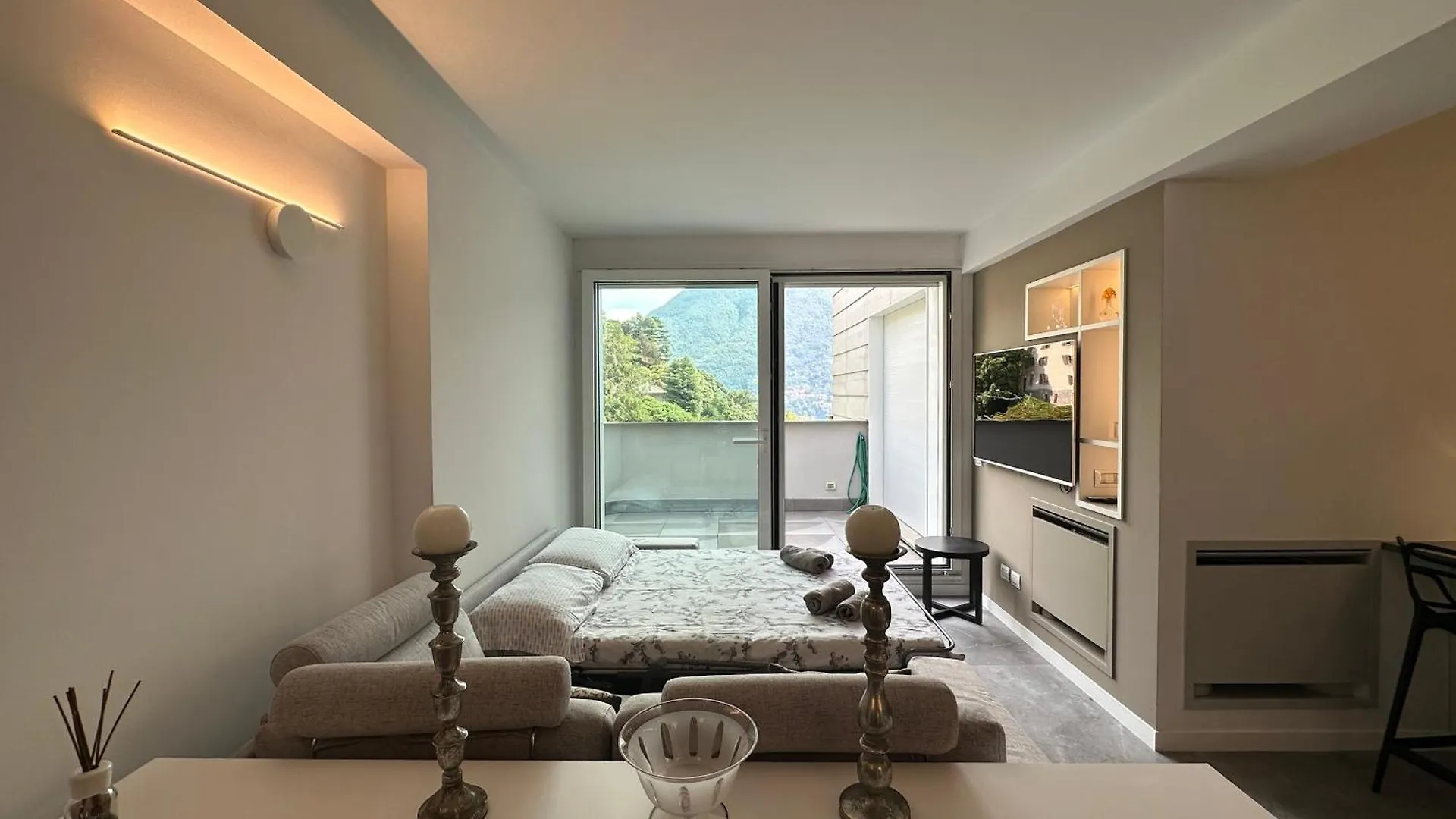 Luxury Lake View Apartment - Lake Como - 切尔诺比奥 0*,  意大利
