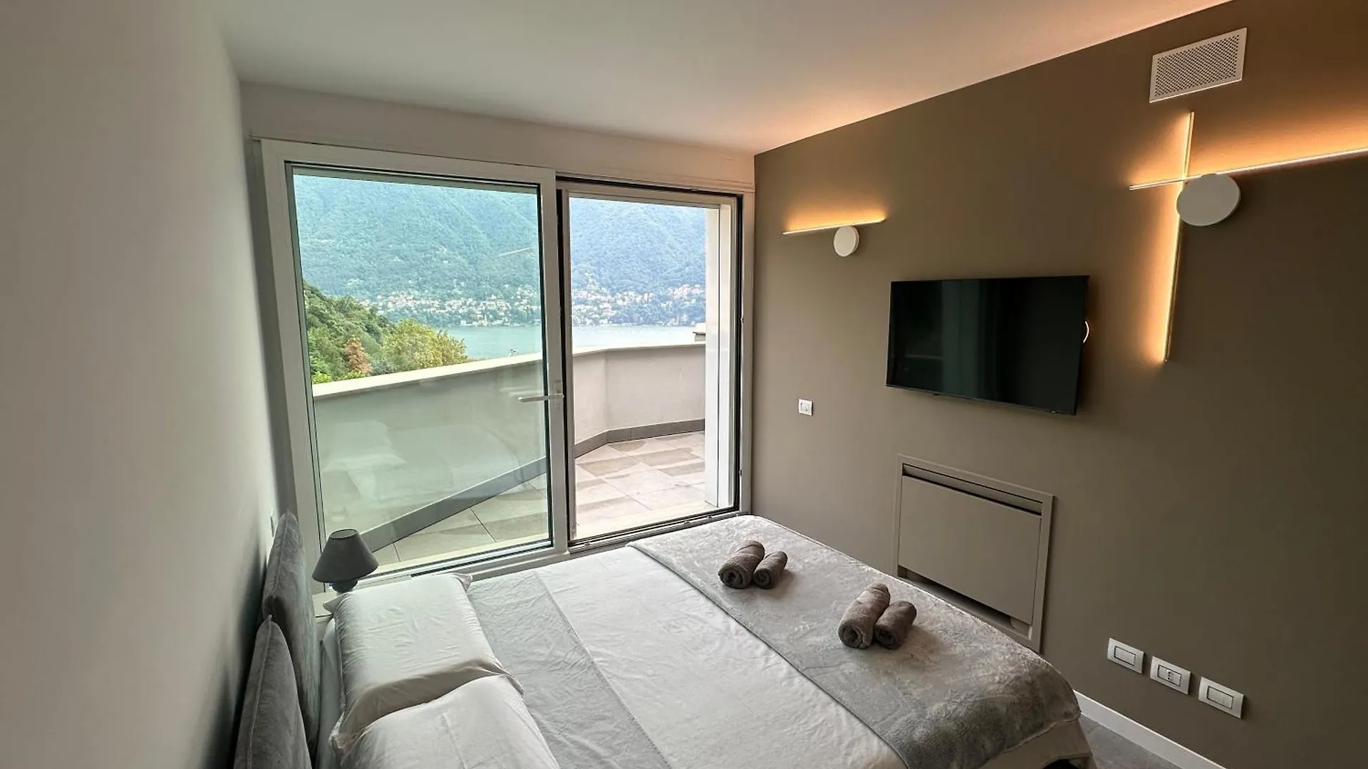 Luxury Lake View Apartment - Lake Como - Cernobbio location